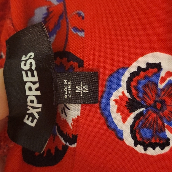 Red floral wrap skirt - Picture 3 of 3